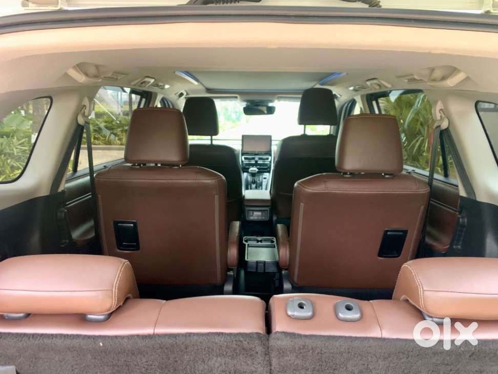 Toyota Innova Hycross 2.0 Zx (o) Hybrid 7 Str, 2025, Cng & Hybrids