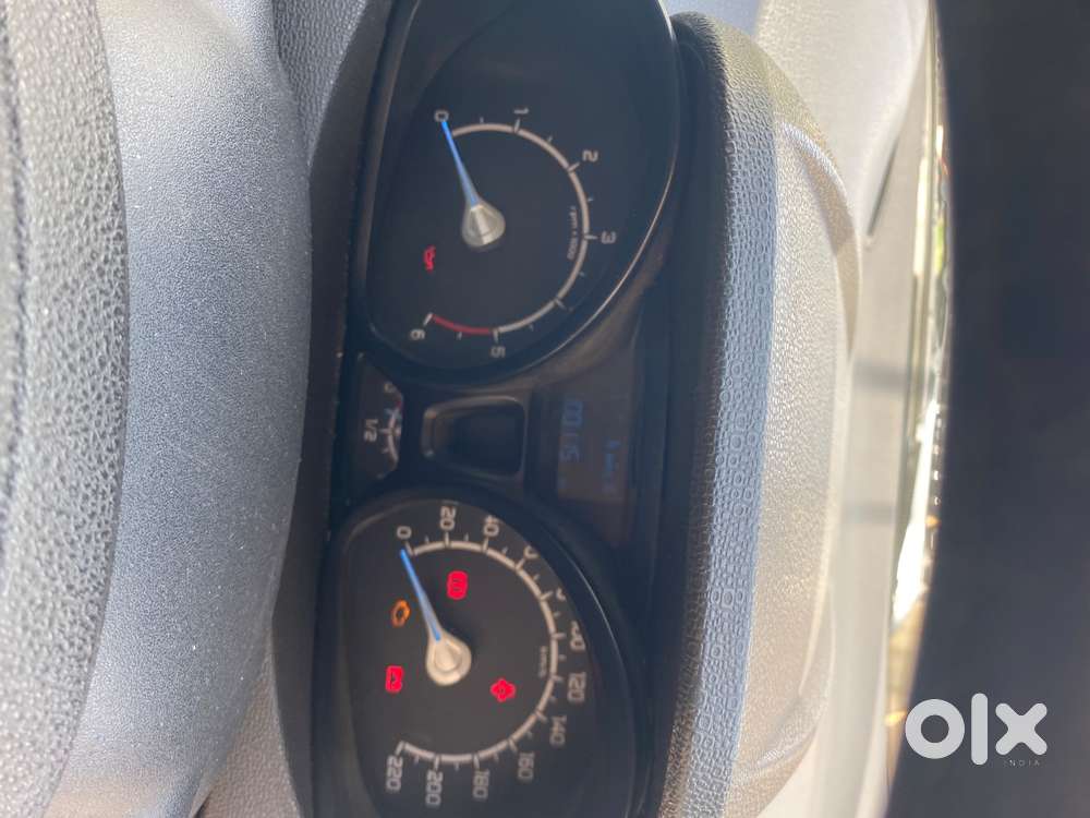 Ford Ecosport Trend Diesel White Colour