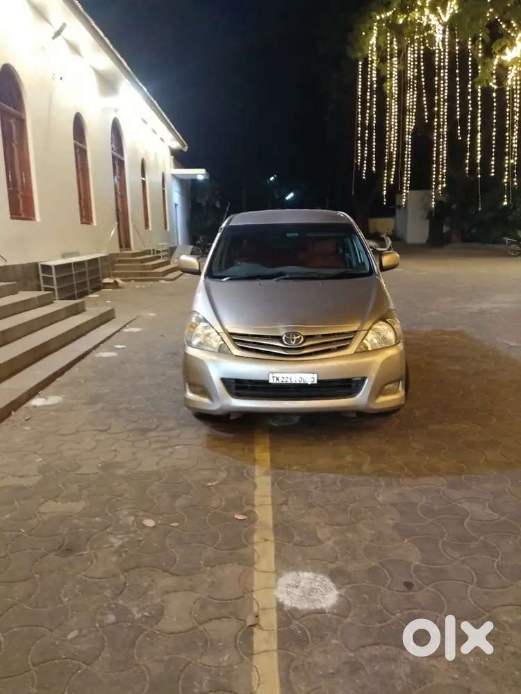 Toyota Innova 2010