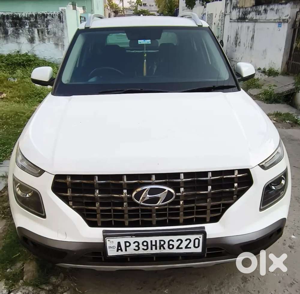 Hyundai Venue 2021 Petrol Well Maintained