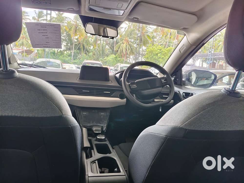 Tata Nexon Pure (s) 1.2 Petrol 6amt, 2024, Petrol