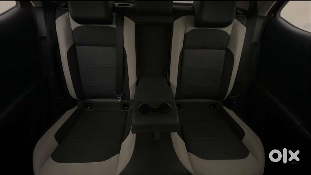 Volkswagen Taigun Topline 1.0 Tsi At (electric Seats), 2022, Petrol