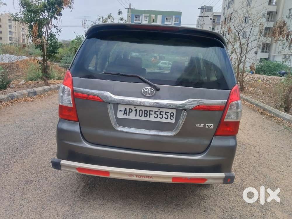 Toyota Innova 2.5 V 8 Str, 2013, Diesel