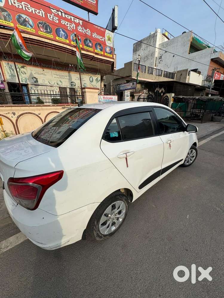 Hyundai Xcent Petrol 2015