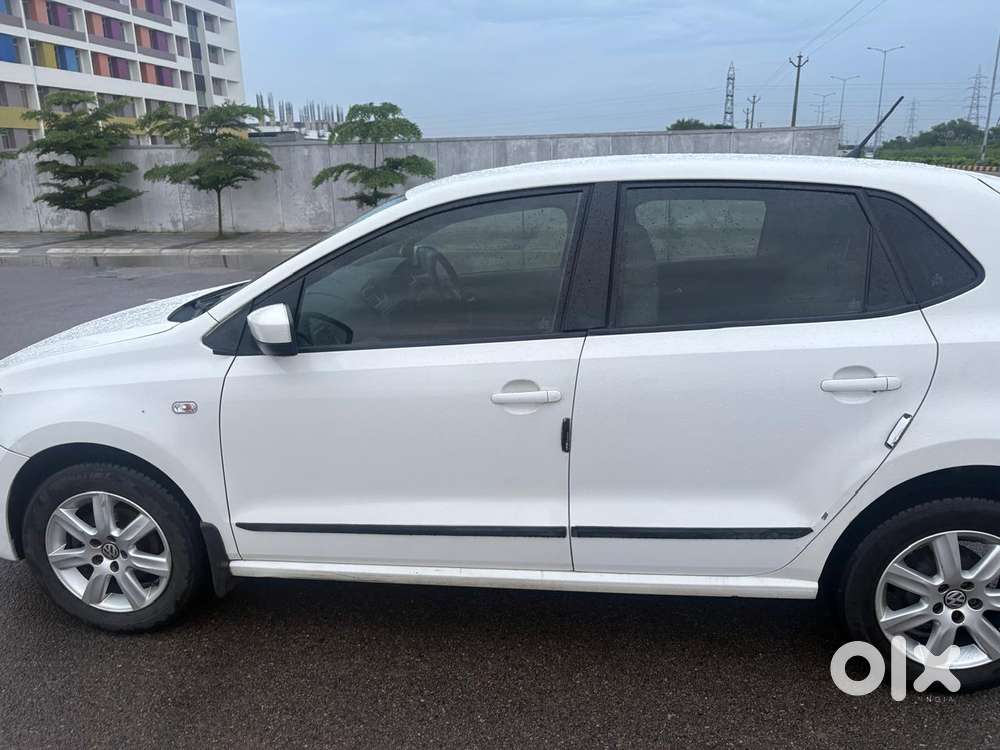 Volkswagen Polo Petrol Highline 1.6l, 2011, Petrol