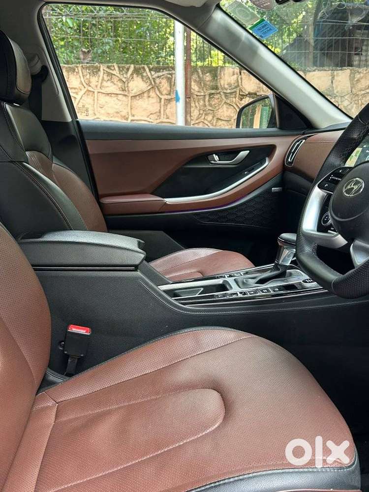 Hyundai Alcazar 2.0 Signature (o) Petrol At 6 Str Dual Tone, 2022, P..