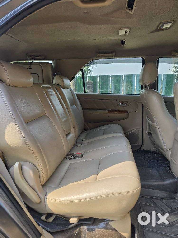 Toyota Fortuner 3.0 4x4 Manual, 2011, Diesel