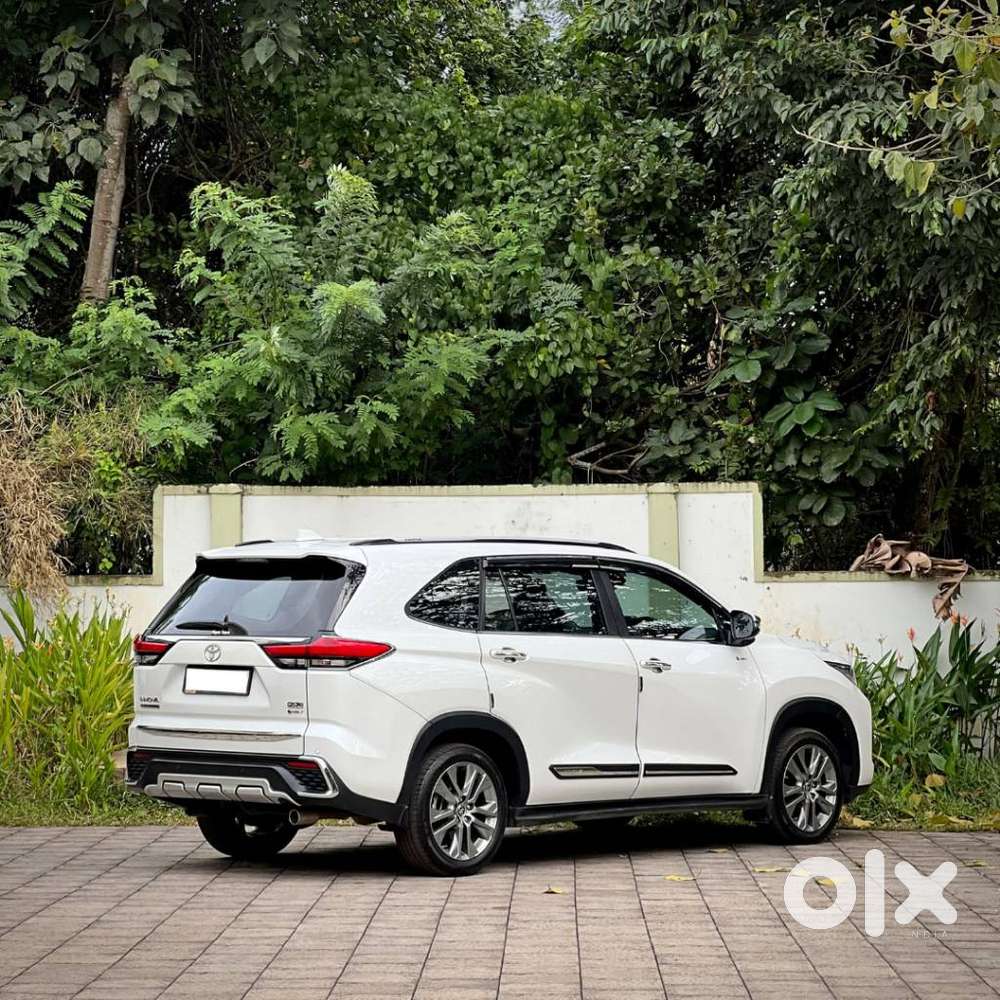 Toyota Innova Hycross 2.0 Zx (o) Hybrid 7 Str, 2025, Petrol