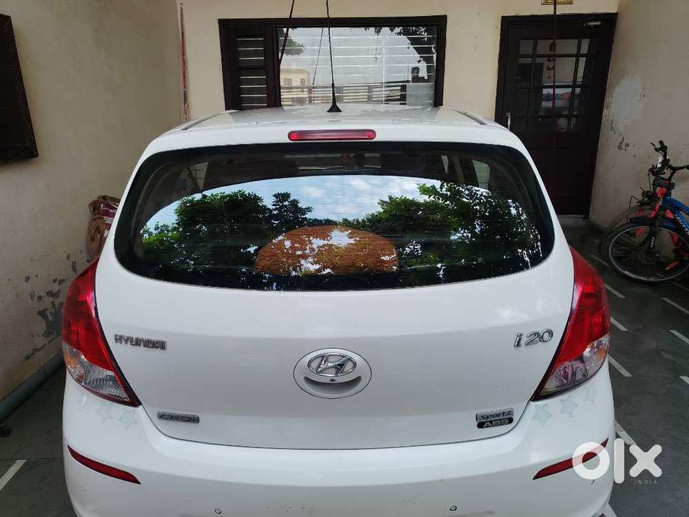 I 20 Car 2012 Model Crdi Sportz 1.4