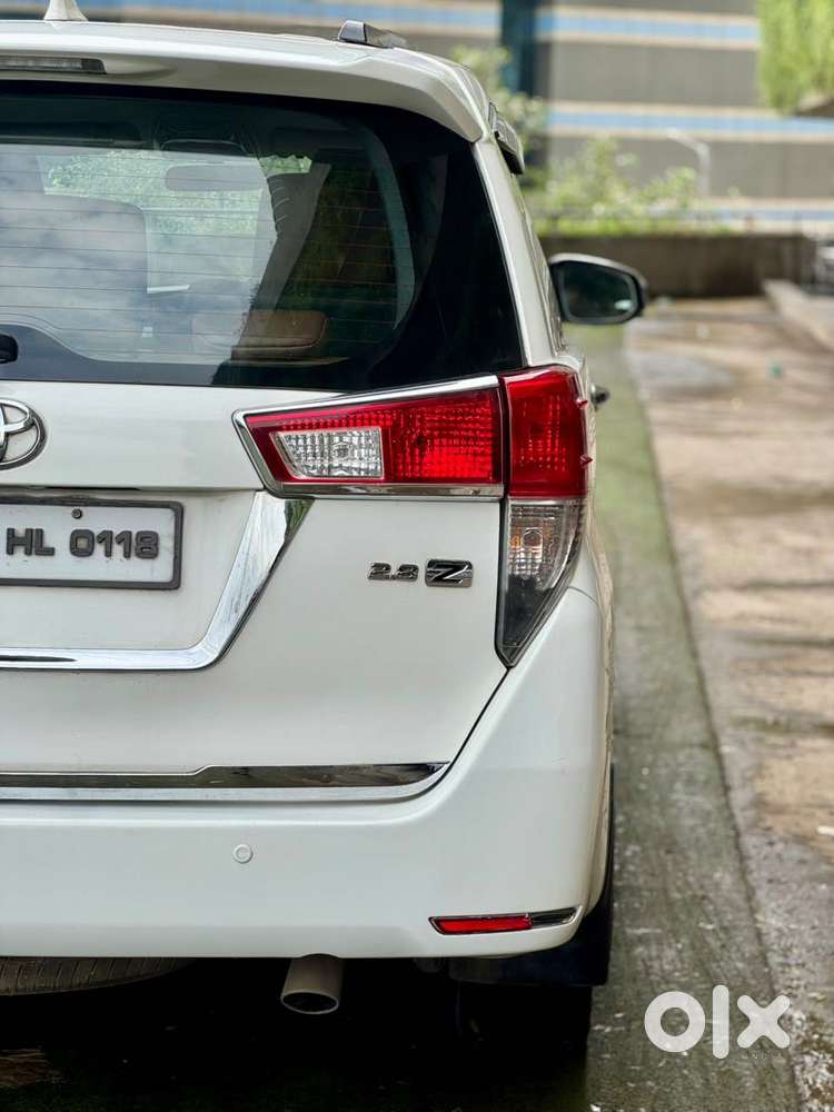 Toyota Innova Crysta 2.8z Automatic, 2016, Diesel