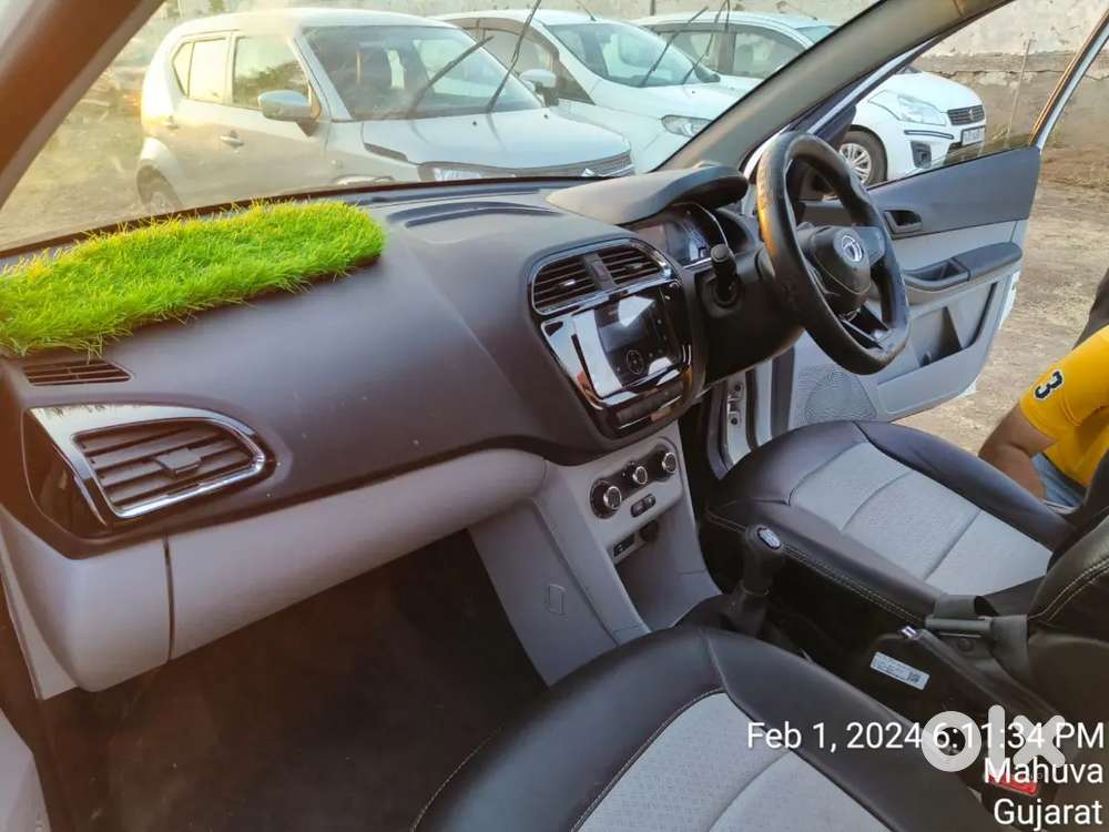 Tata Tiago Xt Icng 2017