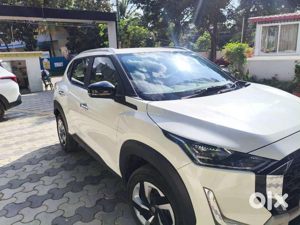 Nissan magnite ez shift at 6.5 lakhs 2k 8 month old