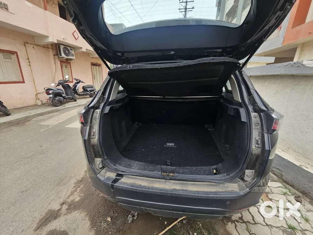 Tata Harrier Xt+ Dark Edition