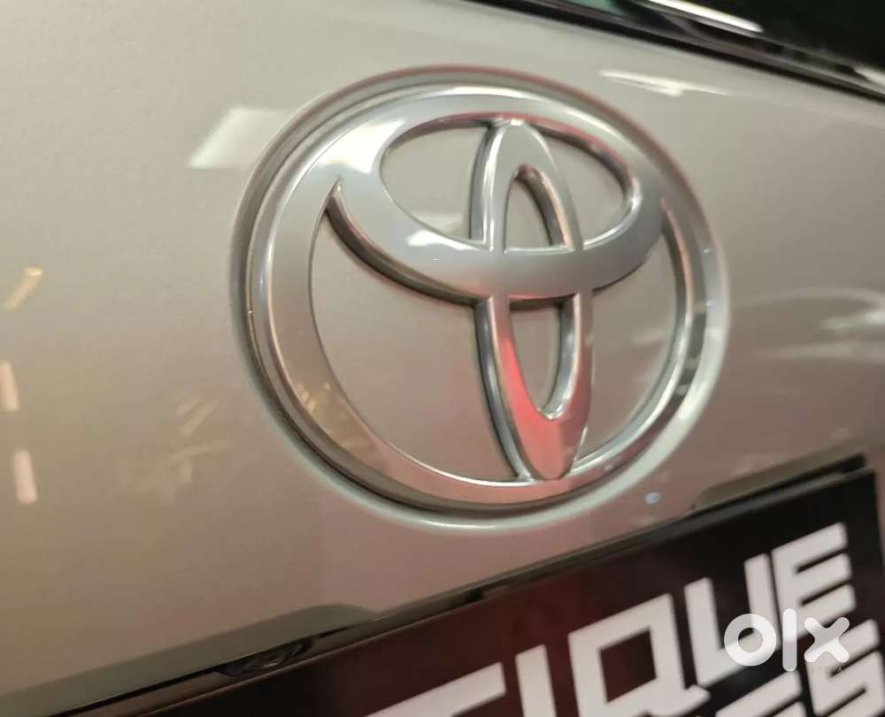 Toyota Innova Hycross 2.0 Zx Hybrid 7 Str, 2024, Petrol