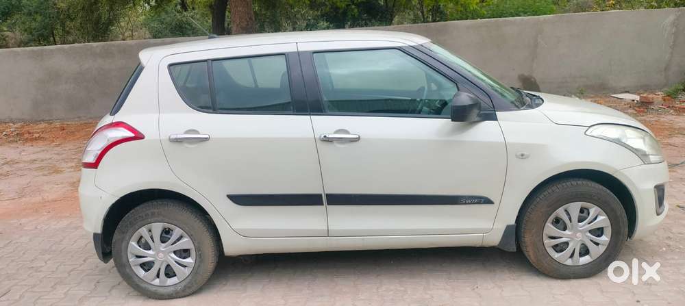Maruti Suzuki Swift 1.2 Lxi (o), 2016, Petrol