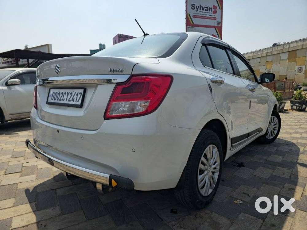 Maruti Suzuki Dzire 1.2 Vxi Cng, 2025, Cng & Hybrids