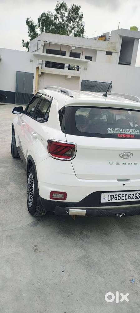 Hyundai Venue, 2021, Cng & Hybrids