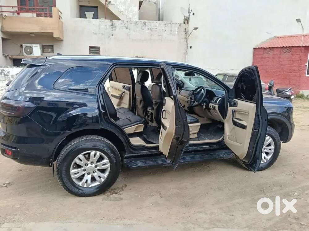 Ford Endeavour 2016