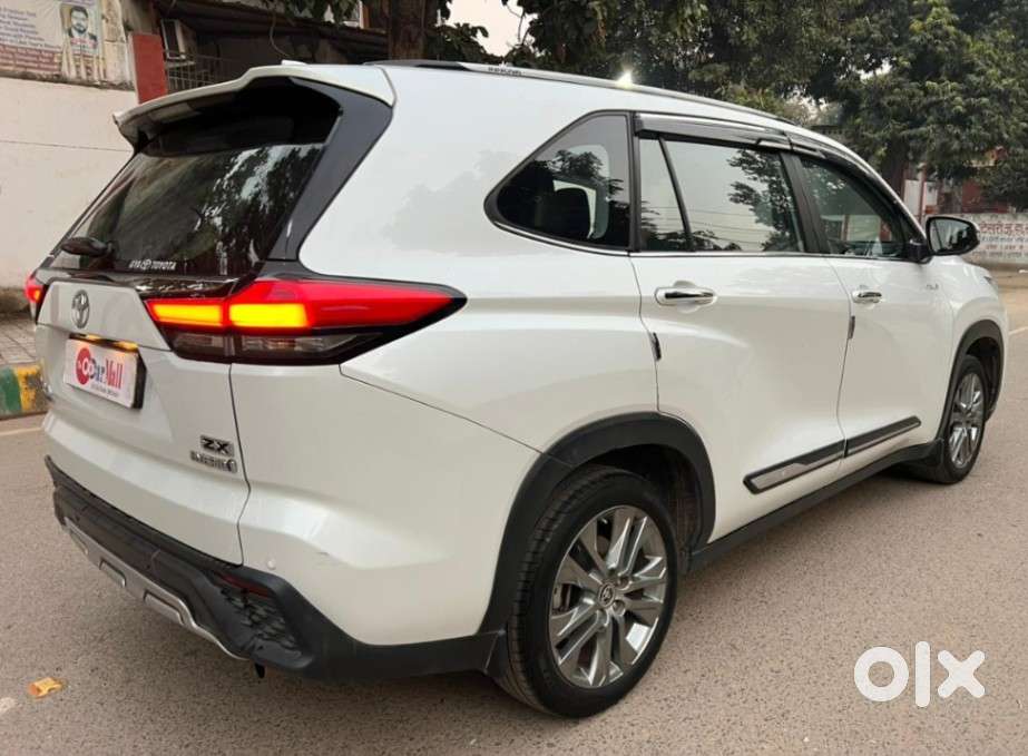 Toyota Innova Hycross 2.0 Zx (o) Hybrid 7 Str, 2024, Electric