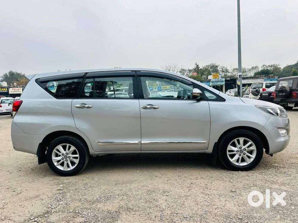 Toyota Innova Crysta 2.4 G Mt, 2016, Diesel