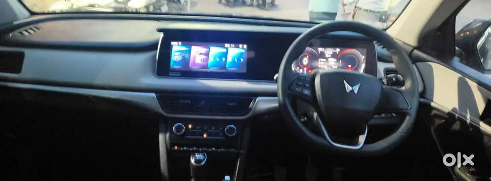 Mahindra Xuv700 Ax5 Diesel Single Owner  Top Condition  Urgent Sale