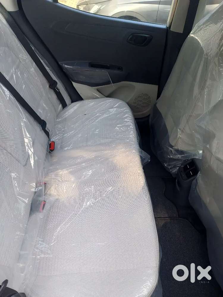 New Hyundai Aura Car H Showroom Se Down Payment 1 Lakh 70k