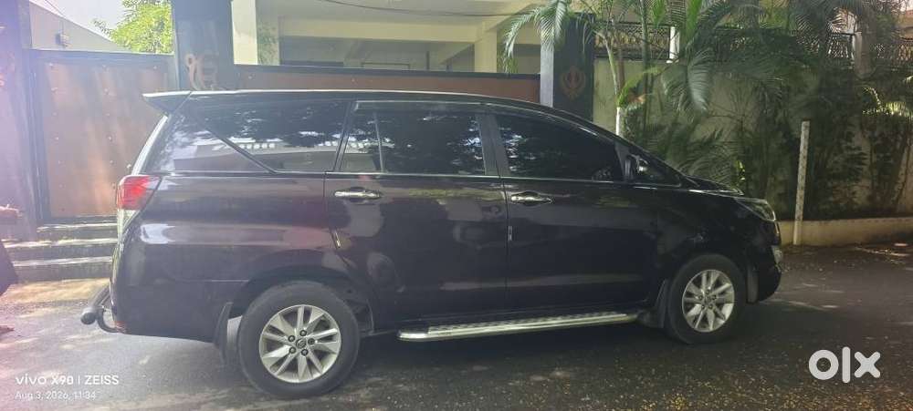 Toyota Innova Crysta 2.4 V 8 Str, 2017, Diesel