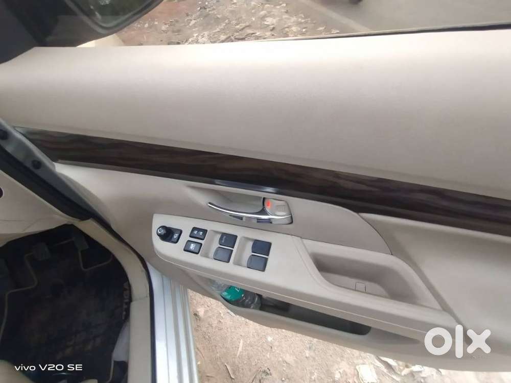 Maruti Suzuki Ertiga 1.5 Zxi Plus Shvs, 2019, Petrol