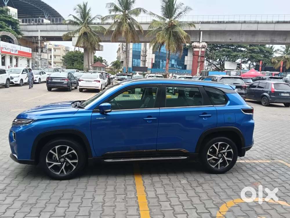 Toyota Urban Cruiser Hyryder, 2025, Petrol