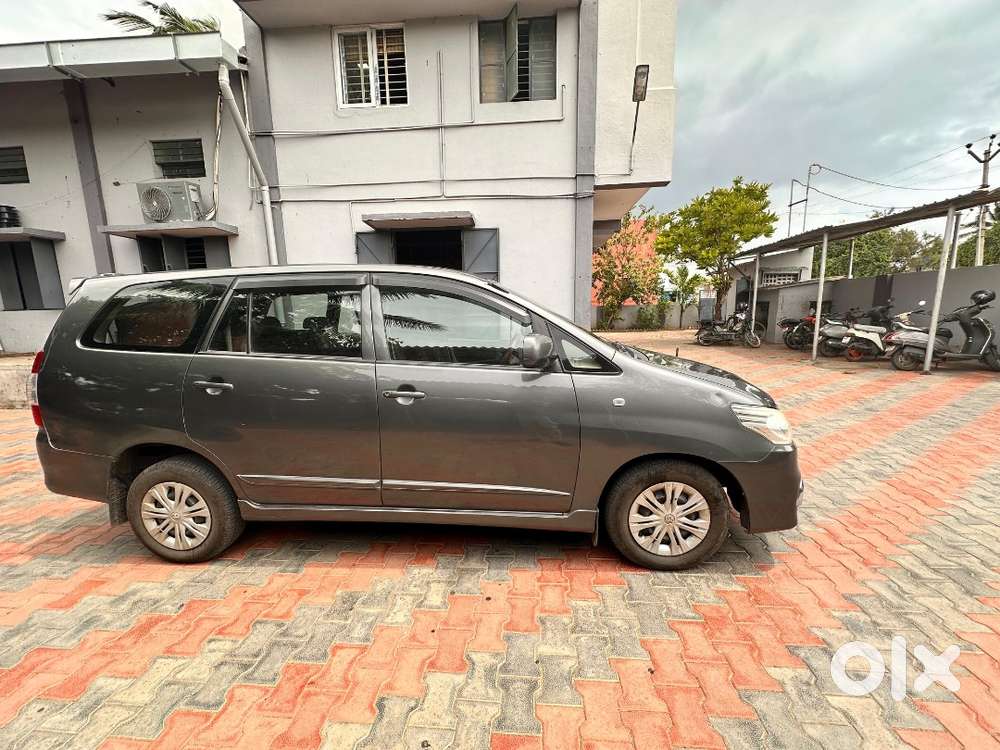 Toyota Innova 2014 Diesel Well Maintained