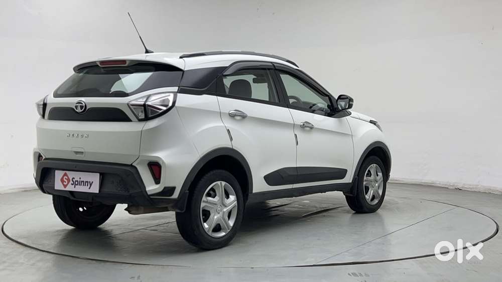 Tata Nexon 1.2 Revotron Xma Amt (s), 2022, Petrol