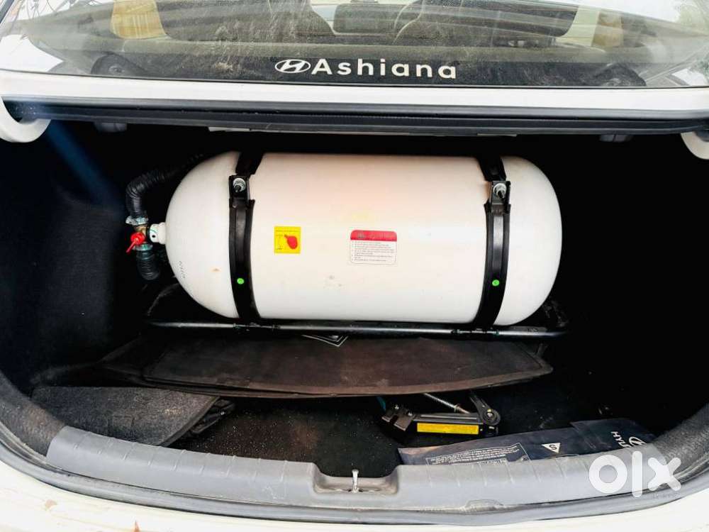 Hyundai Aura 1.2 Sx Cng, 2023, Cng & Hybrids