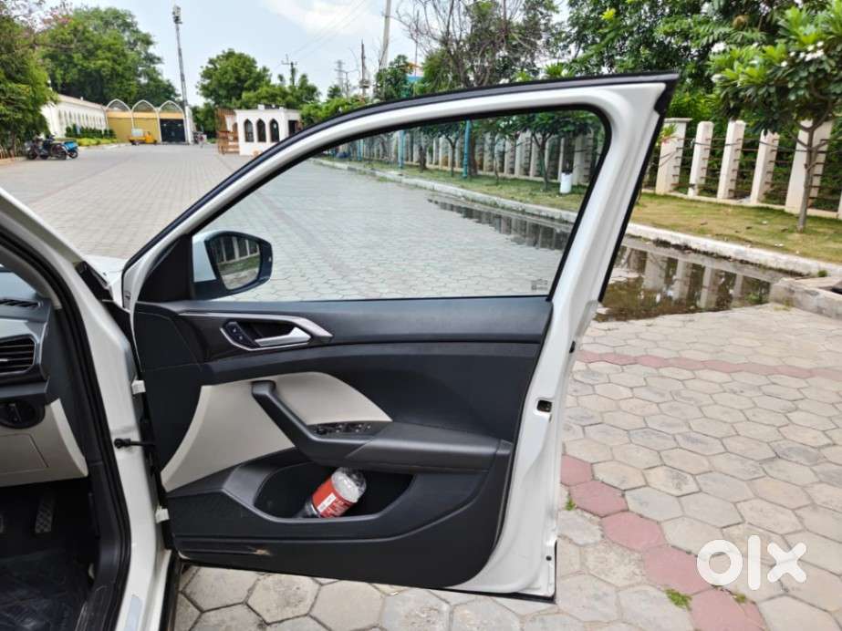 Volkswagen Taigun 1.0 Tsi Topline At, 2021, Petrol