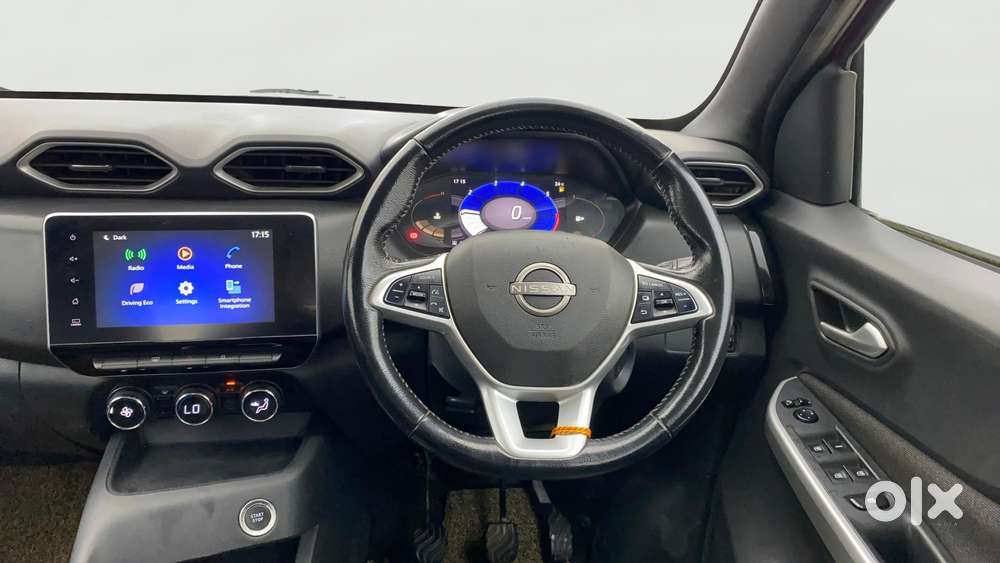 Nissan Magnite 1.0 Xv Premium, 2022, Petrol
