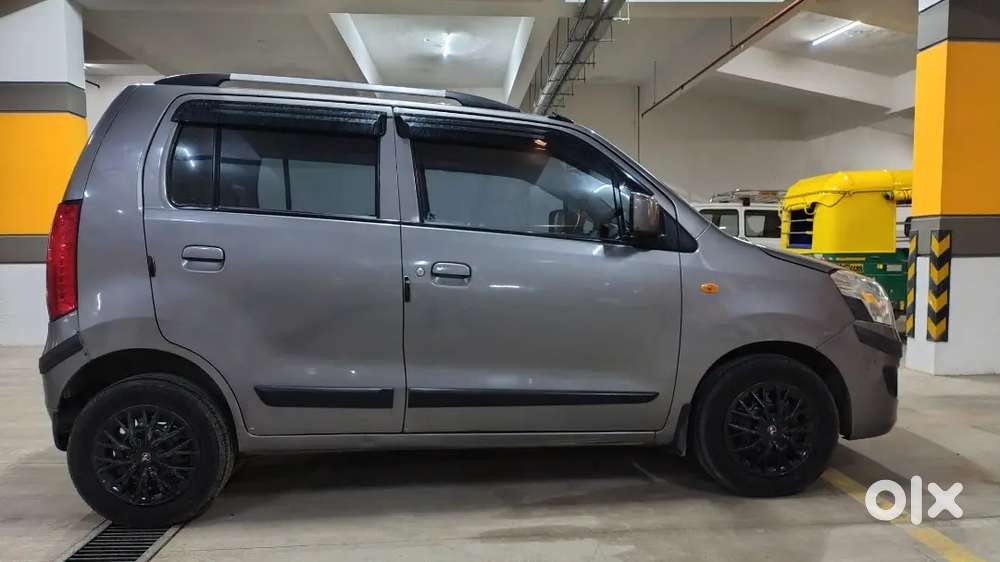 Well Maintained Wagon R Lxi 2017