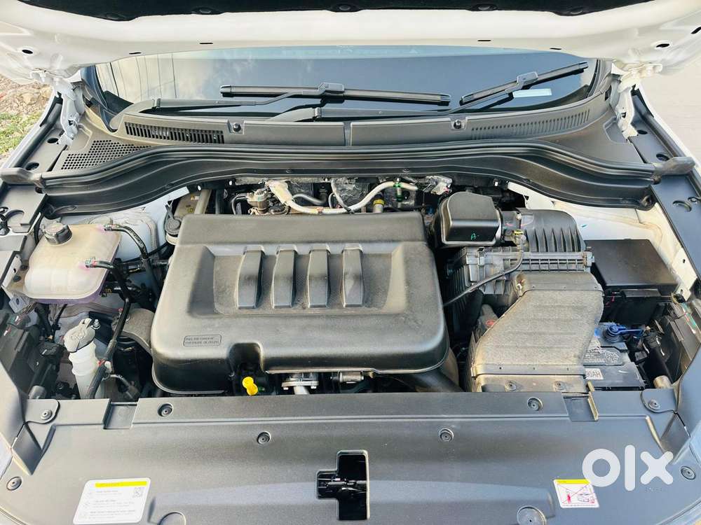 Mahindra Xuv700 2.2 Ax 7 Diesel Mt Luxury Pack Str, 2025, Diesel