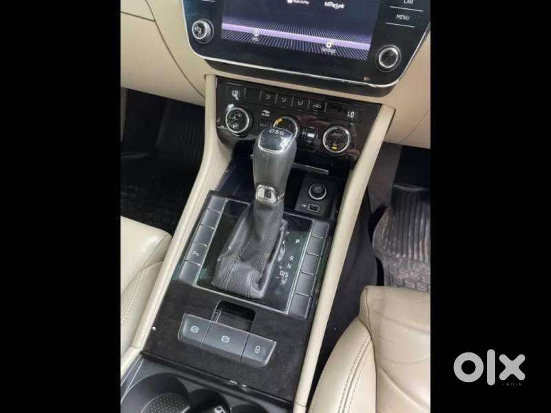 Skoda Superb Style 1.8 Tsi At, 2018, Petrol