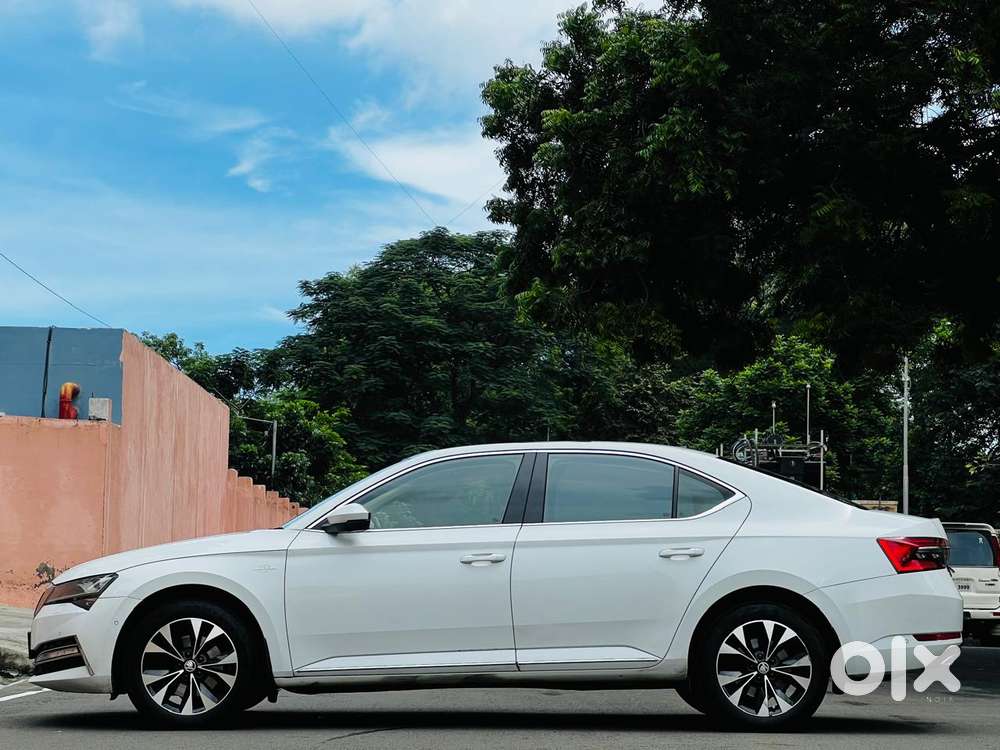 Skoda Superb 2.0 L&k Tsi At, 2021, Petrol