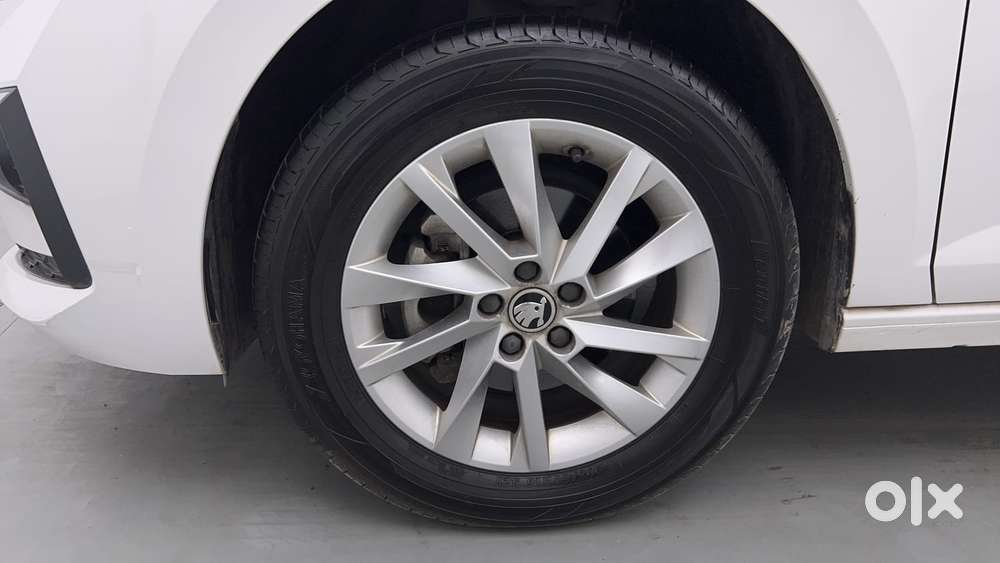 Skoda Slavia Ambition 1.0l Tsi Mt, 2022, Petrol