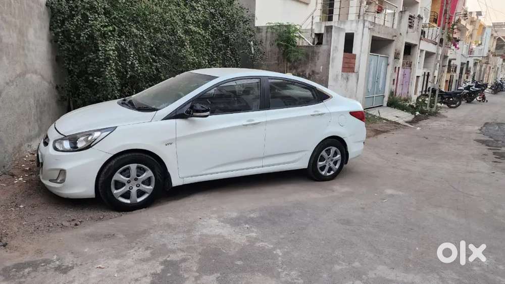 Hyundai Verna 2011