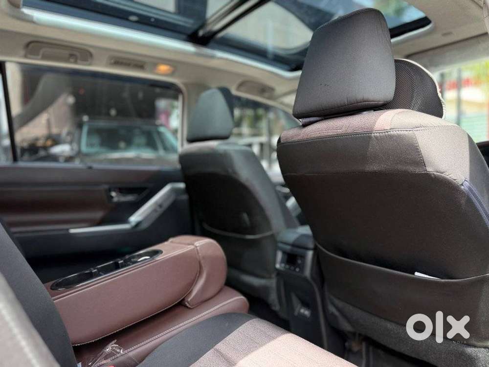Toyota Innova Hycross 2.0 Vx (o) Hybrid 7 Str, 2024, Petrol