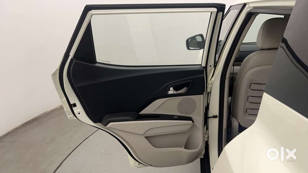 Mahindra Xuv300 W8 (o) 1.5 Diesel Amt, 2019, Diesel