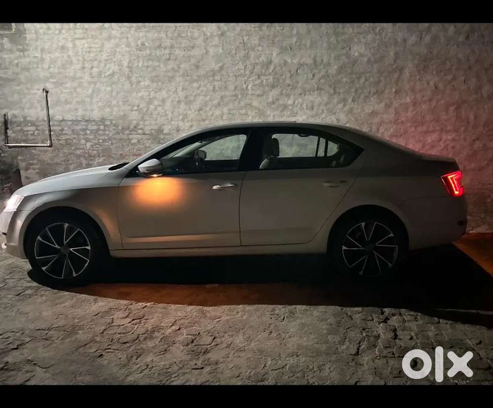 Skoda Octavia Automatic 2014 Top Model 2.0 Elagance