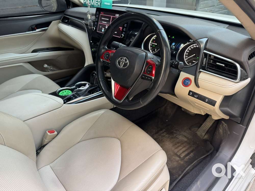 Toyota Camry Hybrid, 2022, Petrol