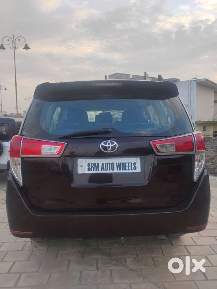 Toyota Innova Crysta 2.4 Gx Mt 8s, 2017, Diesel