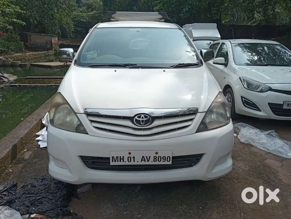 Toyota Innova White Colour