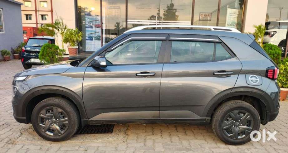 Hyundai Venue Sx Mt, 2025, Petrol