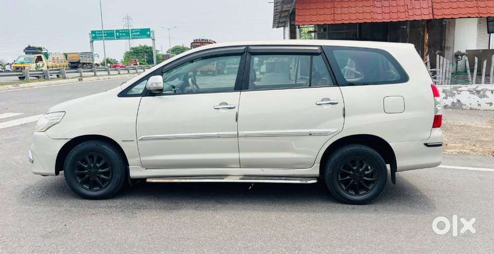 Toyota Innova 2.5 V 8 Str, 2013, Diesel