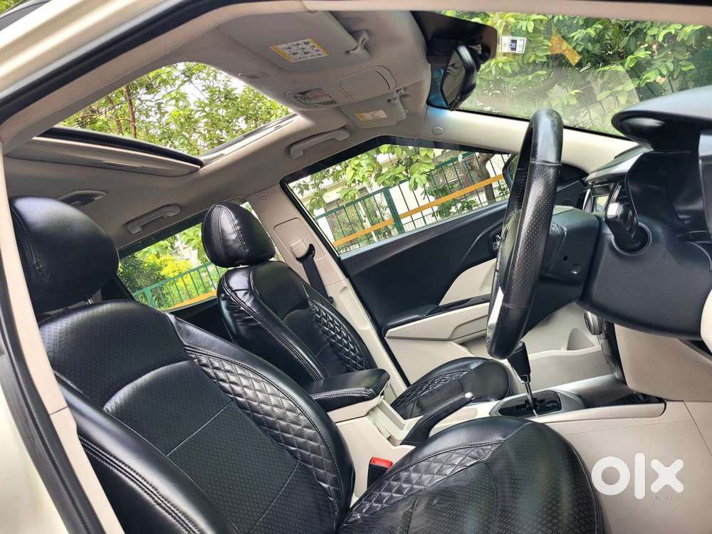 Mahindra Xuv300 W8 Amt Diesel, 2022, Diesel