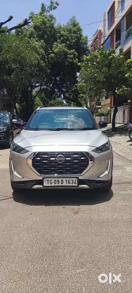 Nissan Magnite 1.0 Xv Premium, 2024, Petrol
